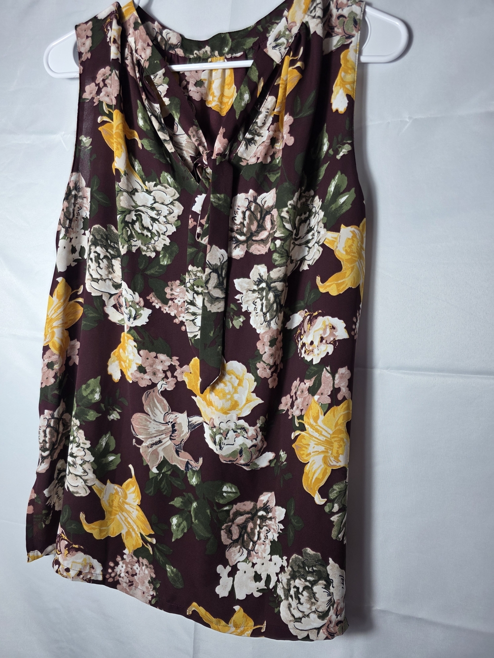 LOFT Floral Sleeveless Tank Top in Burgundy, Yellow, Green Medium Sunmer